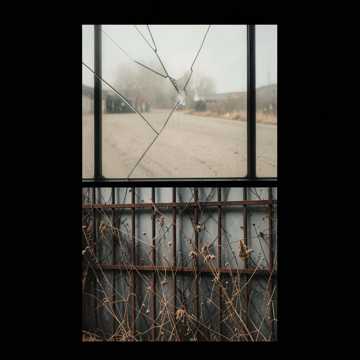 Обложка: Город в окнах